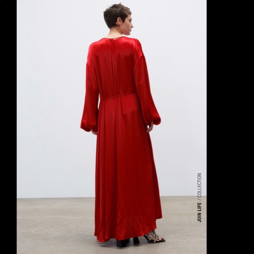 Zara red viscose flowy limited edition Halloween cape dress with black mask - Picture 4 of 16